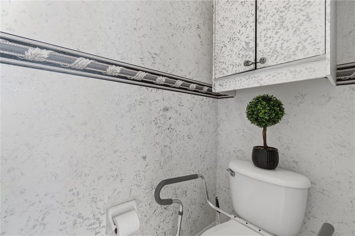 543 TERRANOVA CIRCLE — photo 23 of 38