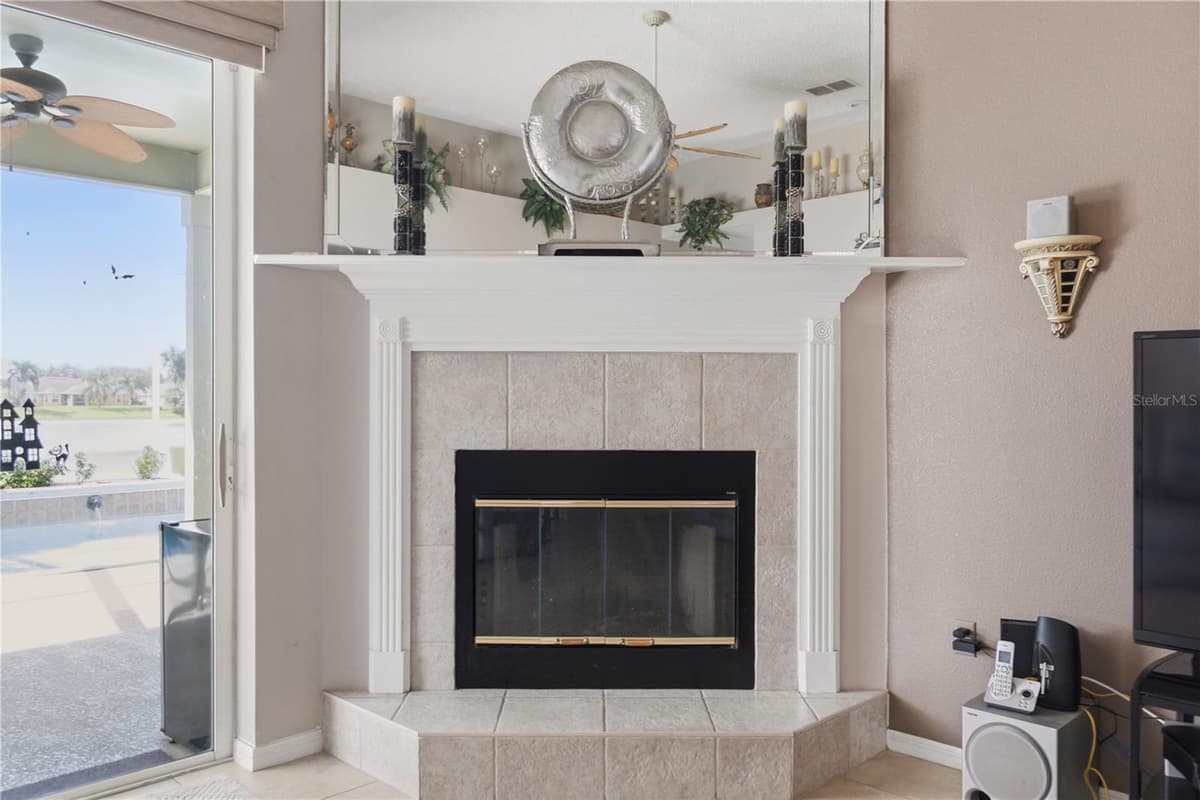 543 TERRANOVA CIRCLE — photo 19 of 38