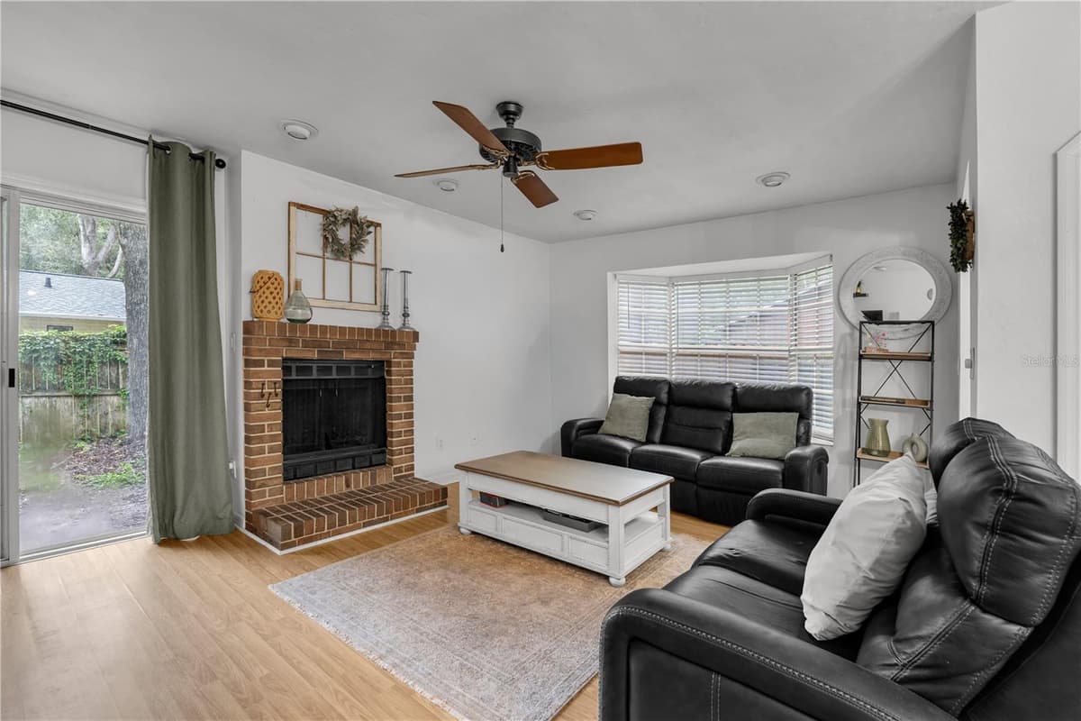 2221 73RD TERRACE — photo 4 of 24