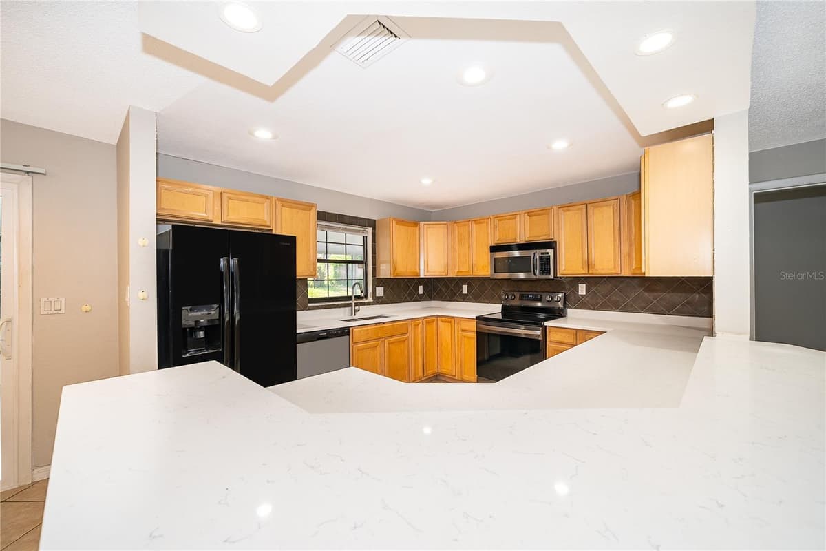 2049 NORMANDY BOULEVARD — photo 9 of 26