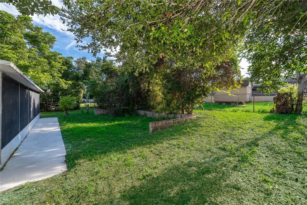 2049 NORMANDY BOULEVARD — photo 22 of 26