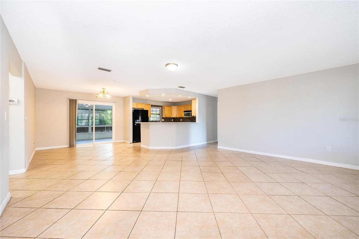 2049 NORMANDY BOULEVARD — photo 4 of 26