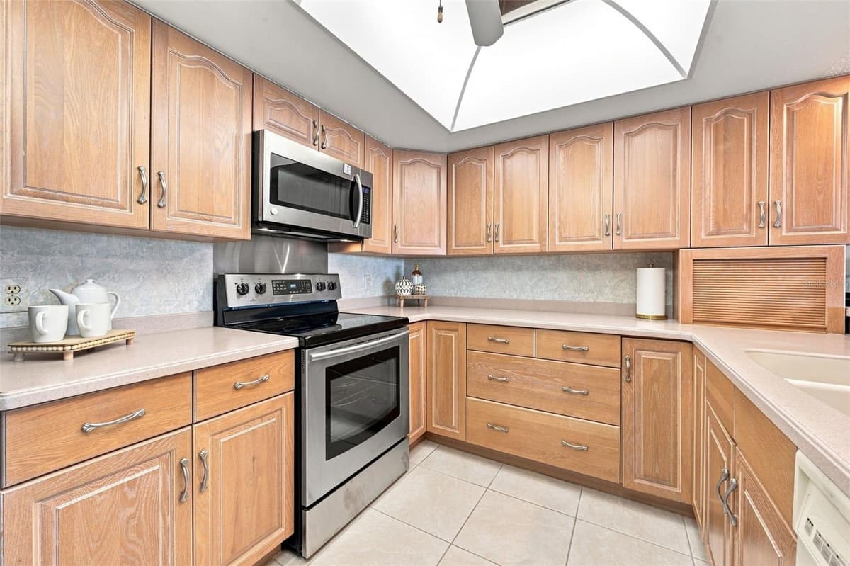 55 ROGERS STREET — photo 18 of 53