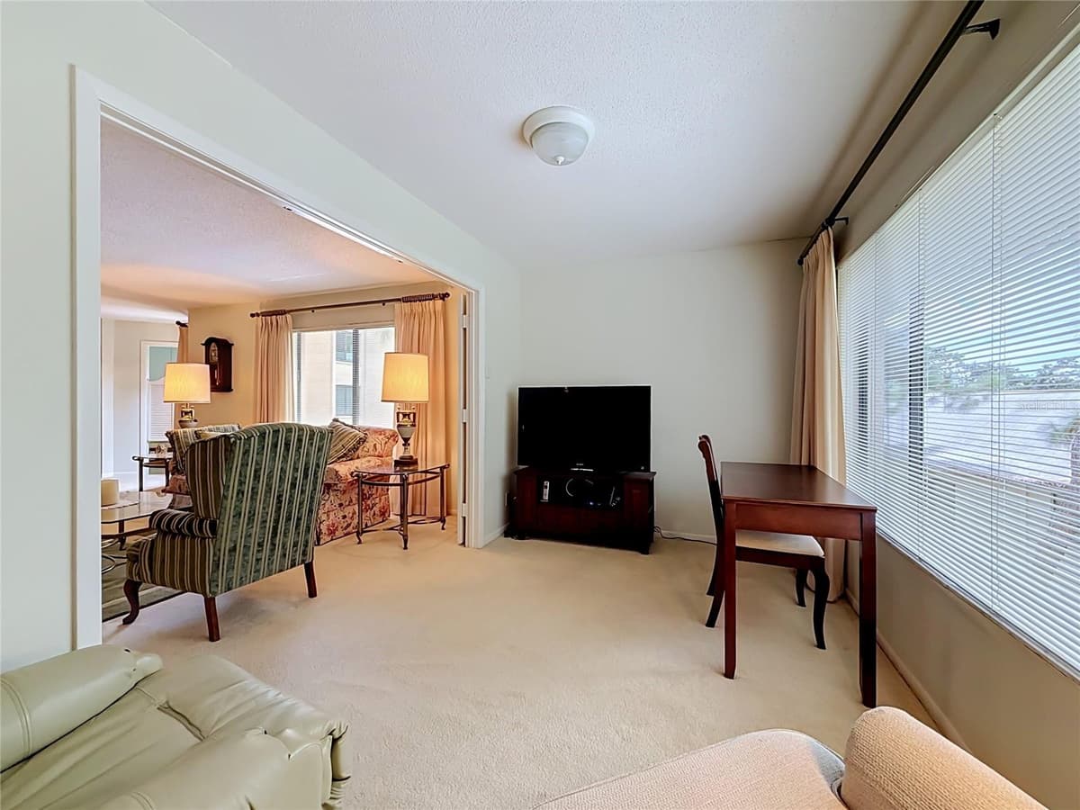 3078 EASTLAND BOULEVARD — photo 13 of 37