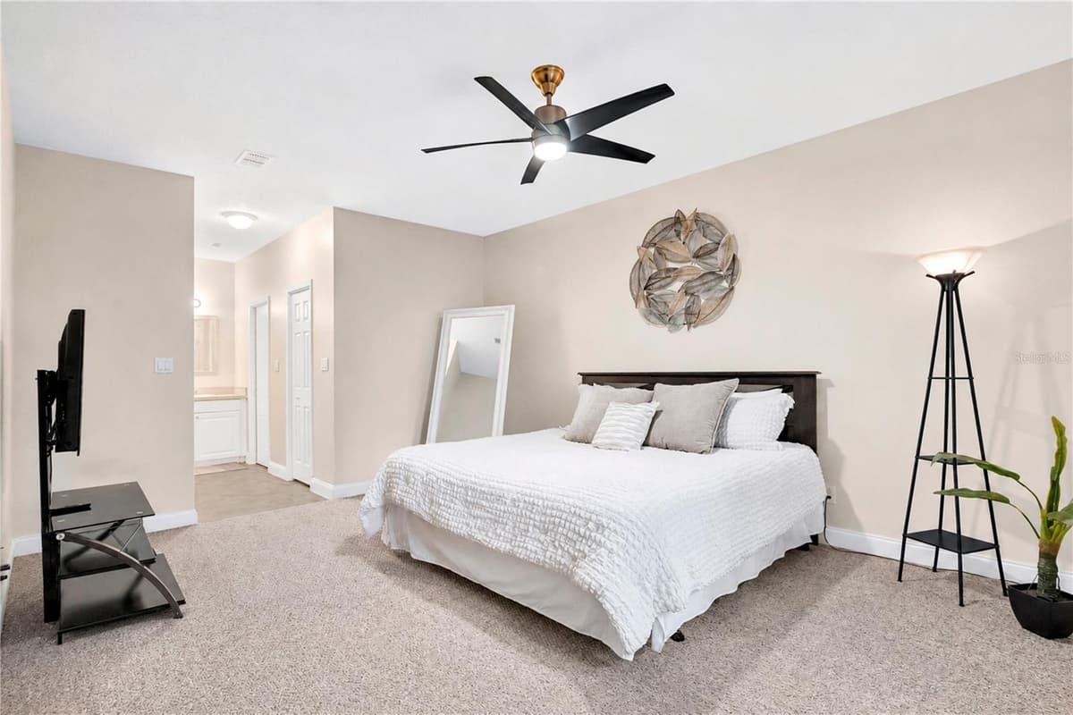 8825 CORAL PALMS COURT — photo 10 of 25