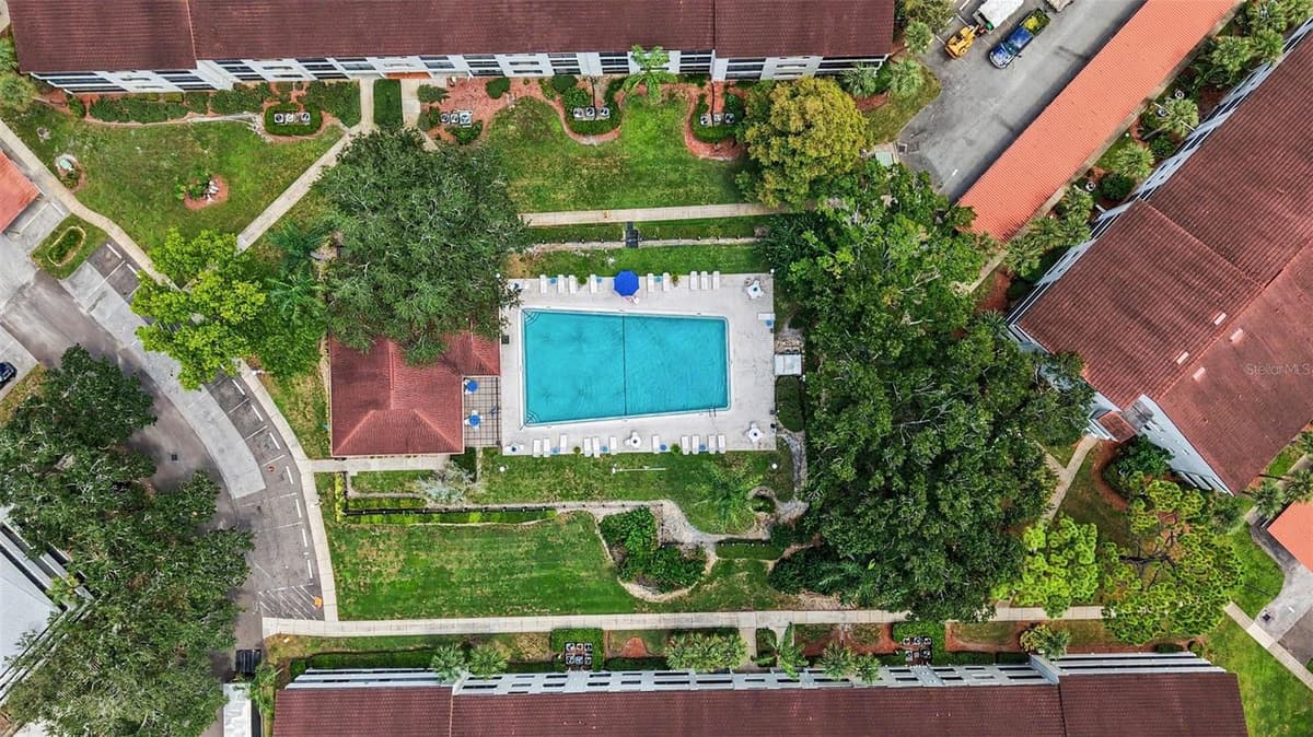 2585 COUNTRYSIDE BOULEVARD — photo 18 of 26