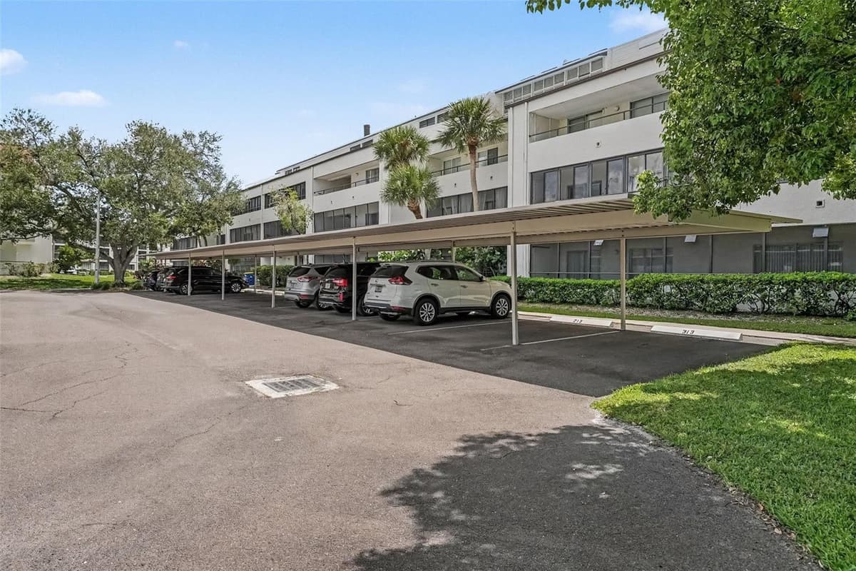 2585 COUNTRYSIDE BOULEVARD — photo 15 of 26