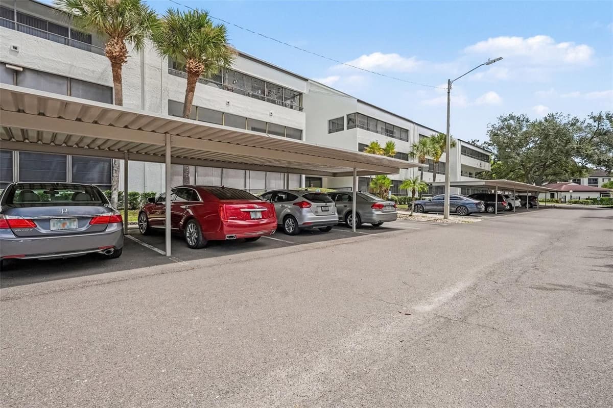 2585 COUNTRYSIDE BOULEVARD — photo 16 of 26