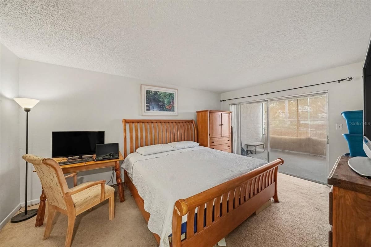 2585 COUNTRYSIDE BOULEVARD — photo 10 of 26