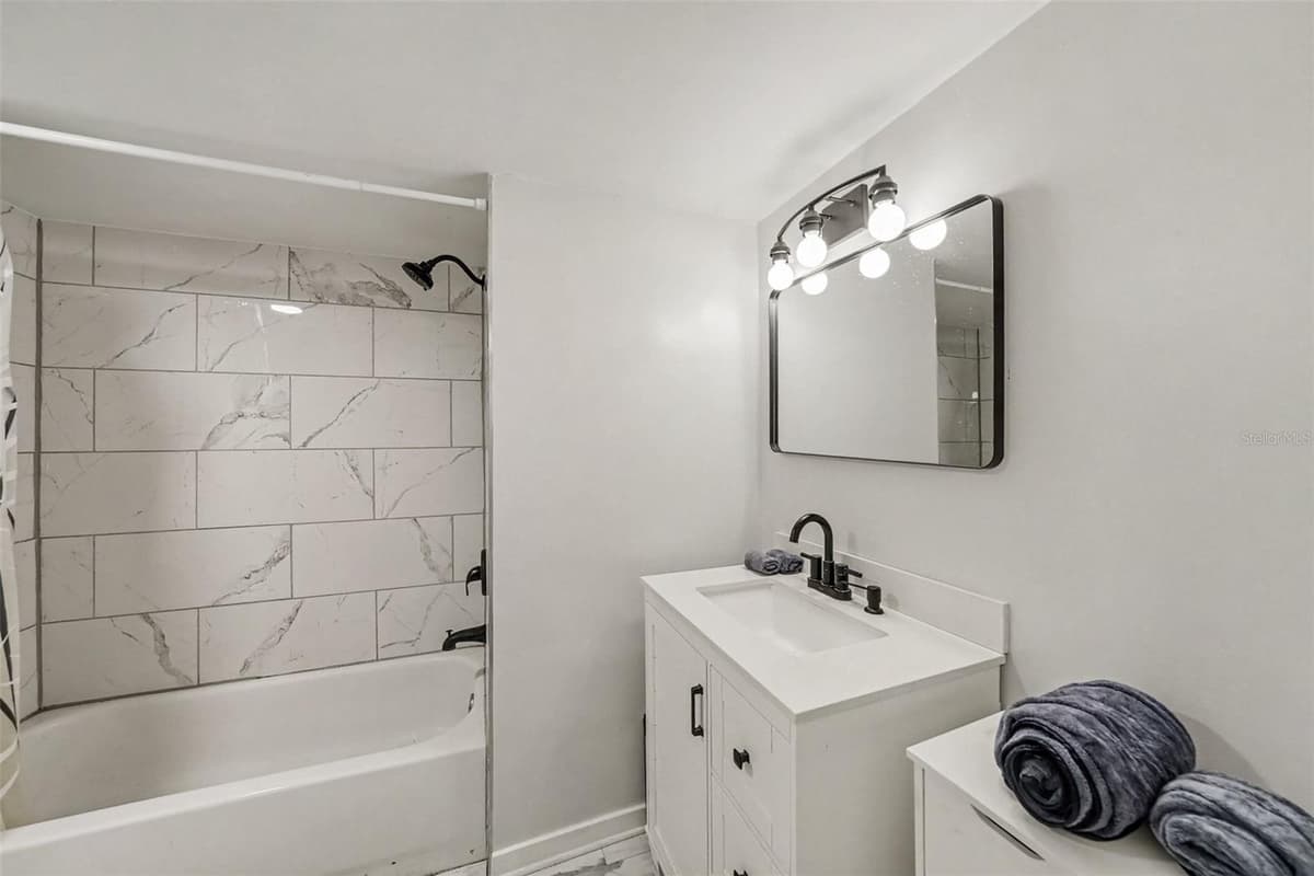 2585 COUNTRYSIDE BOULEVARD — photo 12 of 26