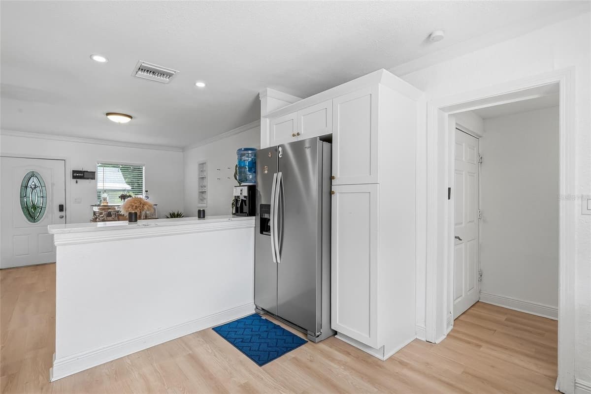 701 CRENSHAW STREET — photo 13 of 48