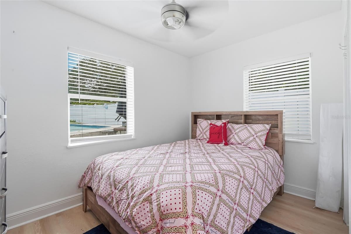 701 CRENSHAW STREET — photo 31 of 48