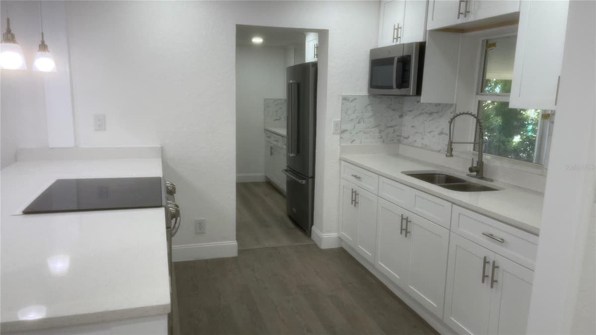 113 DIVISION STREET — photo 4 of 24