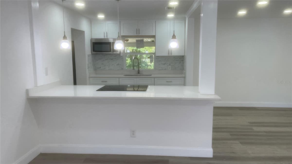113 DIVISION STREET — photo 3 of 24