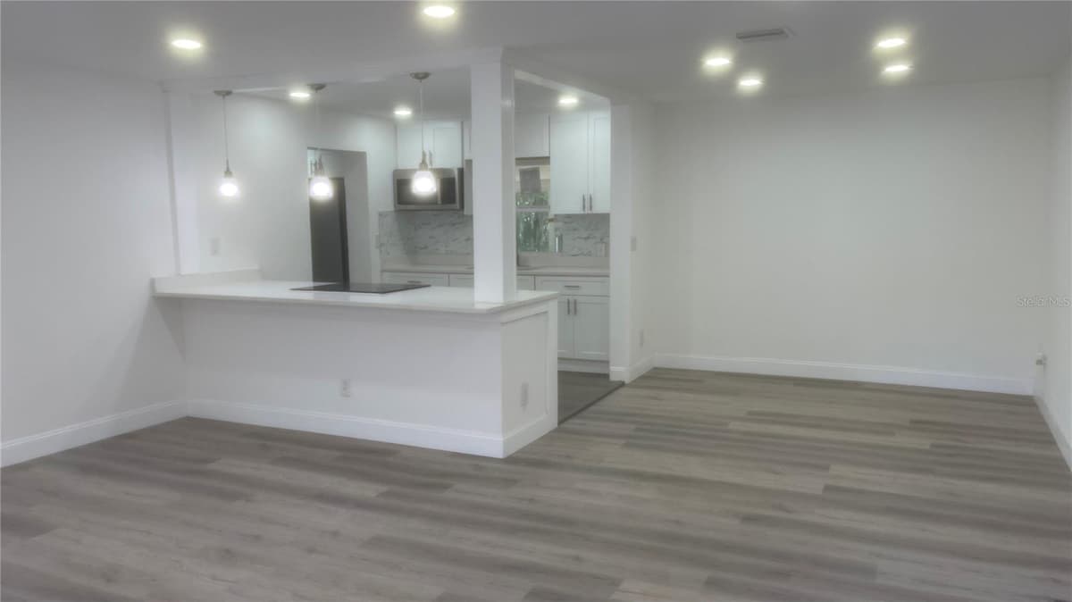 113 DIVISION STREET — photo 2 of 24