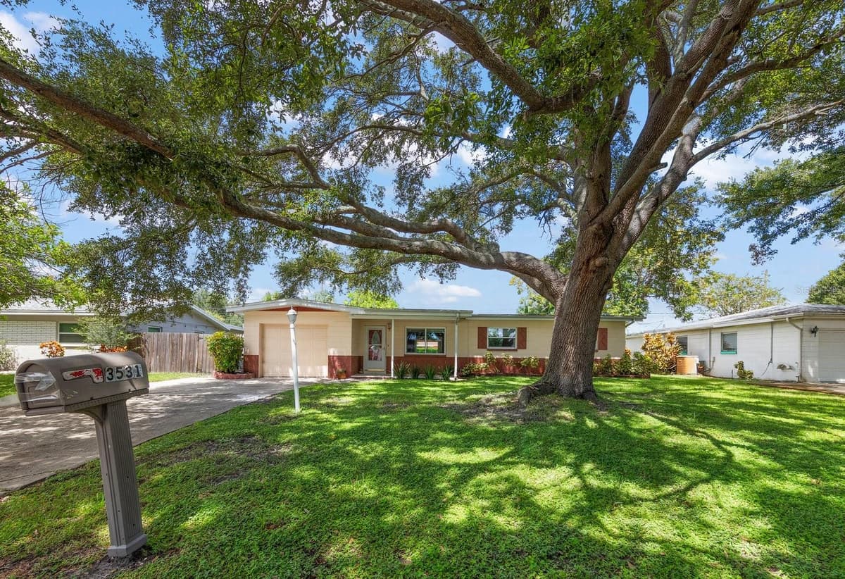 3531 FLORAL DRIVE — photo 3 of 32