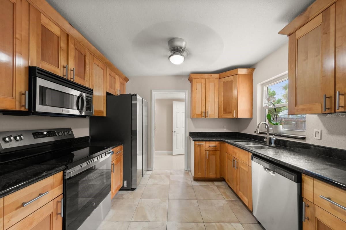 3531 FLORAL DRIVE — photo 11 of 32