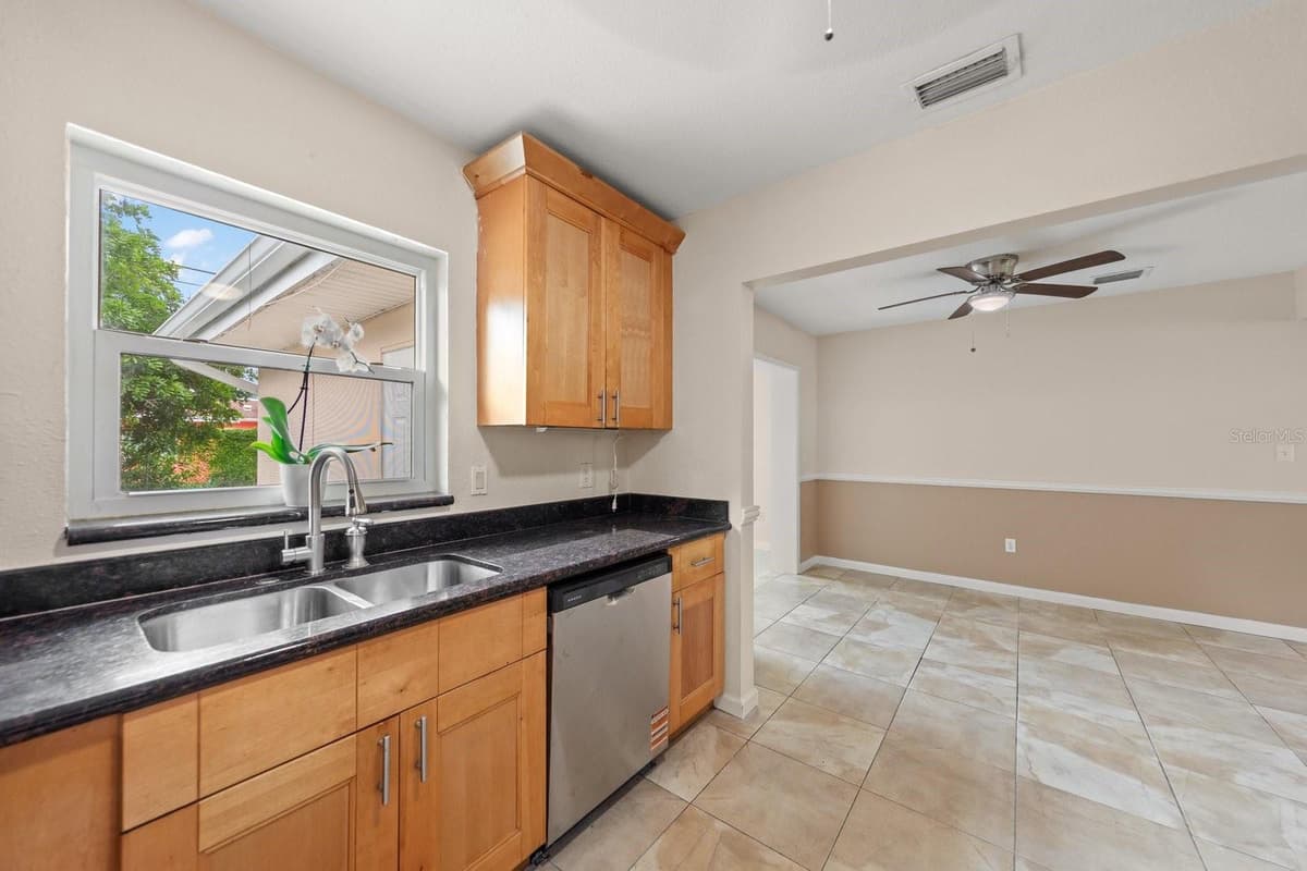 3531 FLORAL DRIVE — photo 10 of 32