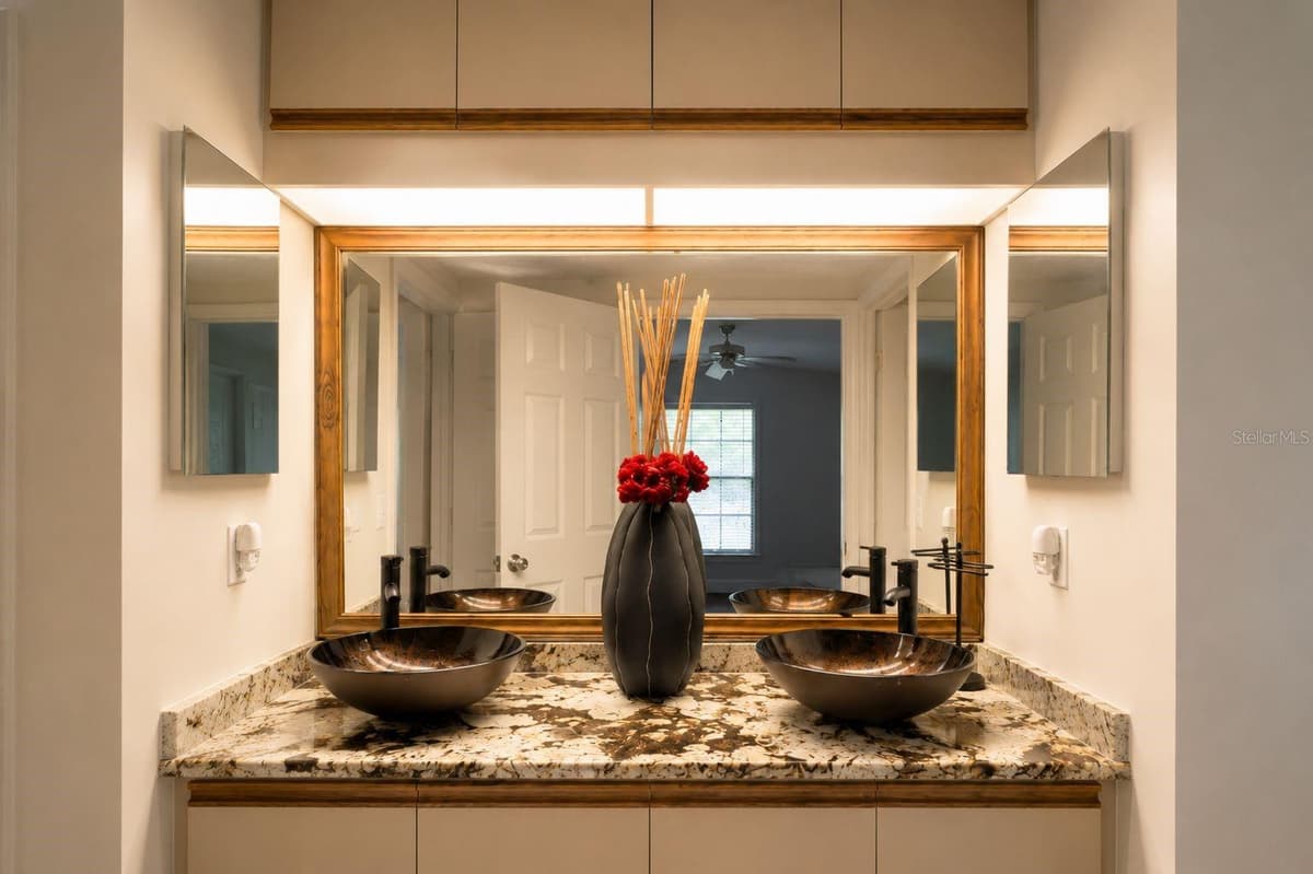7336 FOREST HILL COURT — photo 8 of 10