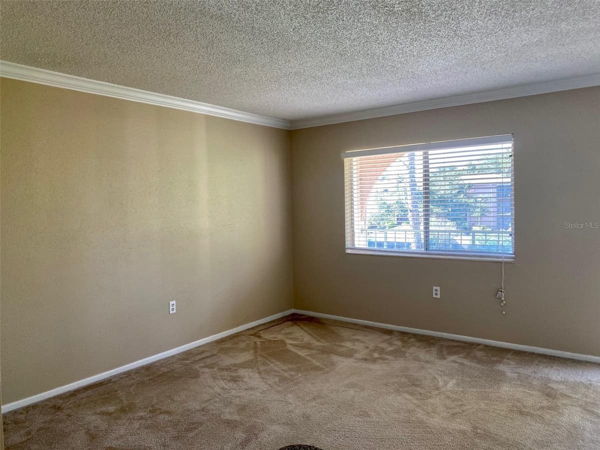 131 WATER FRONT WAY — photo 4 of 14