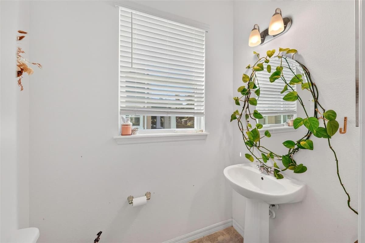 11156 HANLON TERRACE ALLEY — photo 11 of 47