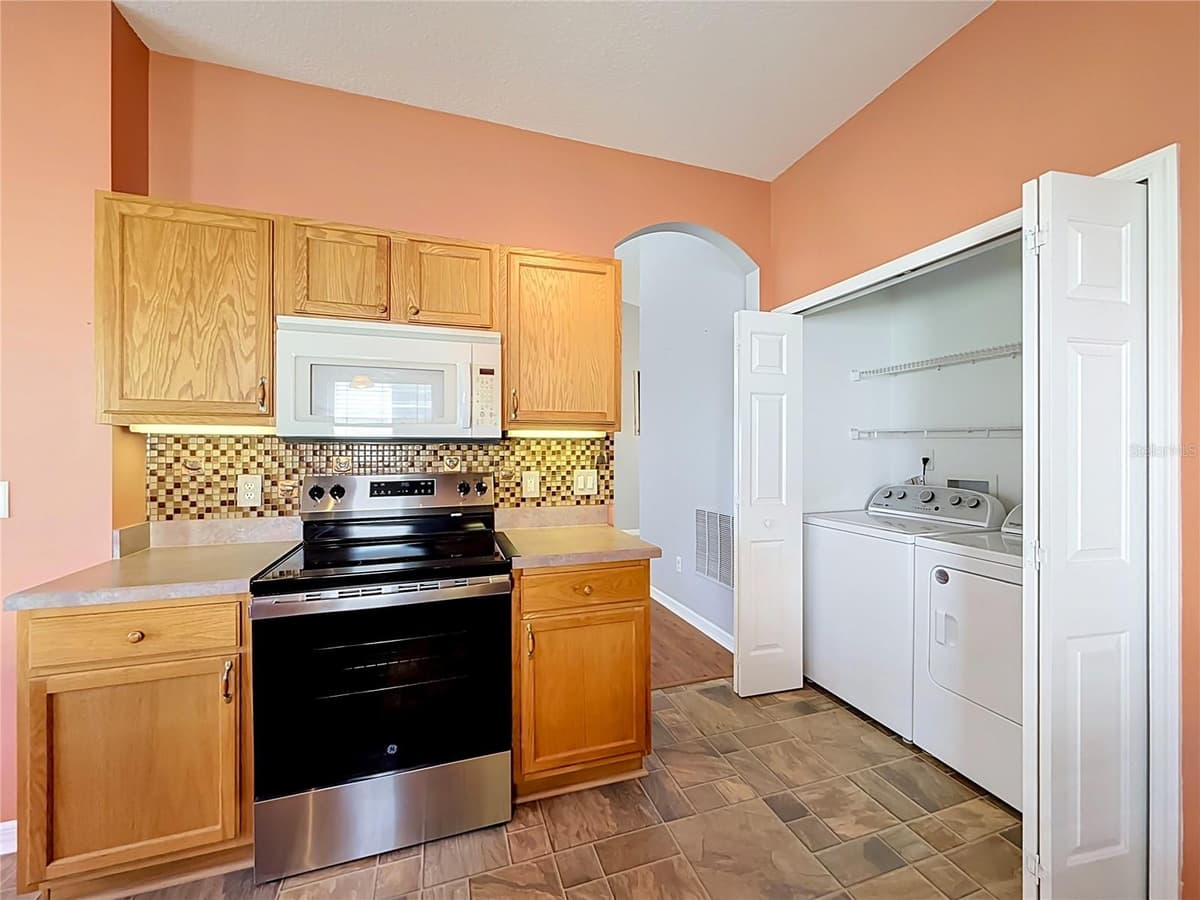 5024 LONG MEADOW DRIVE — photo 15 of 56