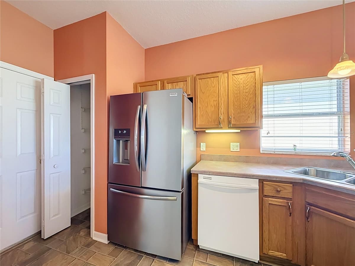 5024 LONG MEADOW DRIVE — photo 16 of 56