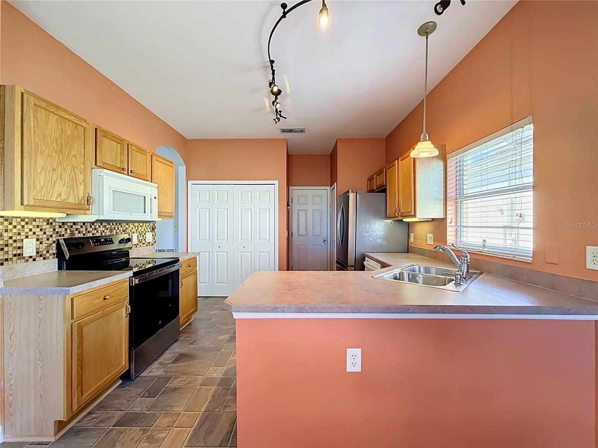 5024 LONG MEADOW DRIVE — photo 18 of 56