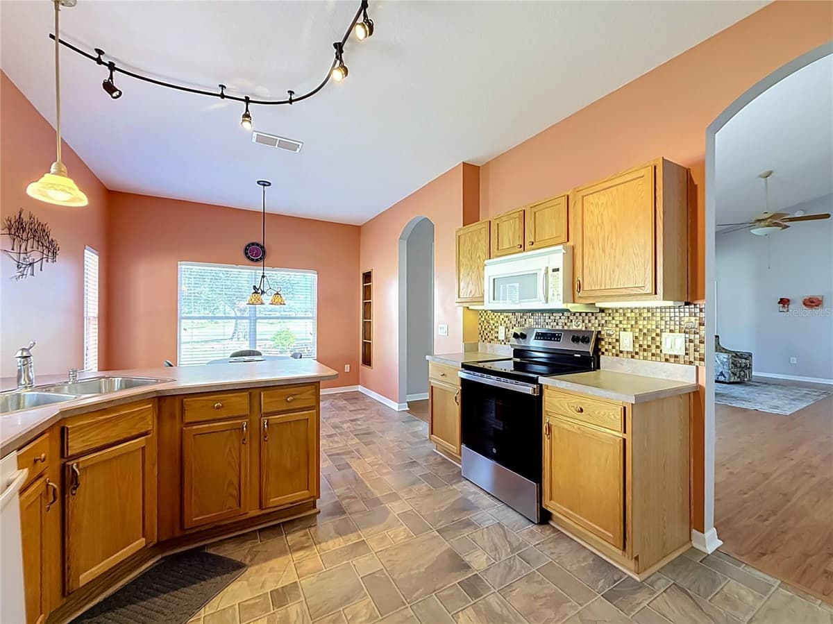 5024 LONG MEADOW DRIVE — photo 13 of 56