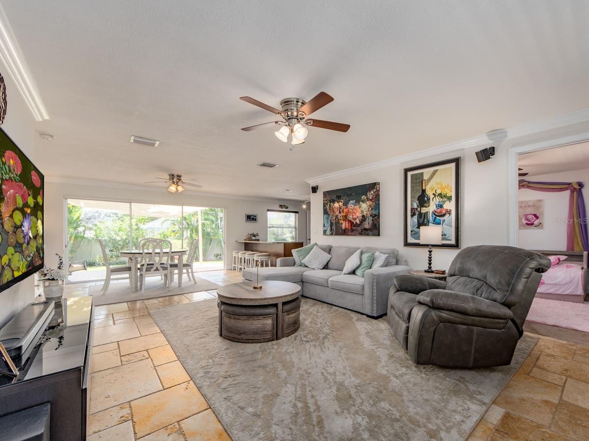 1679 WOODRIDGE DRIVE — photo 4 of 36