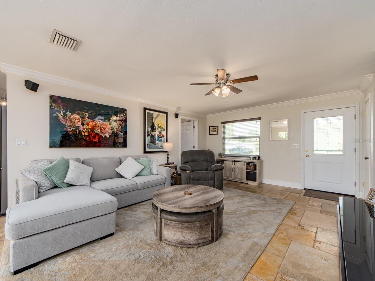 1679 WOODRIDGE DRIVE — photo 3 of 36