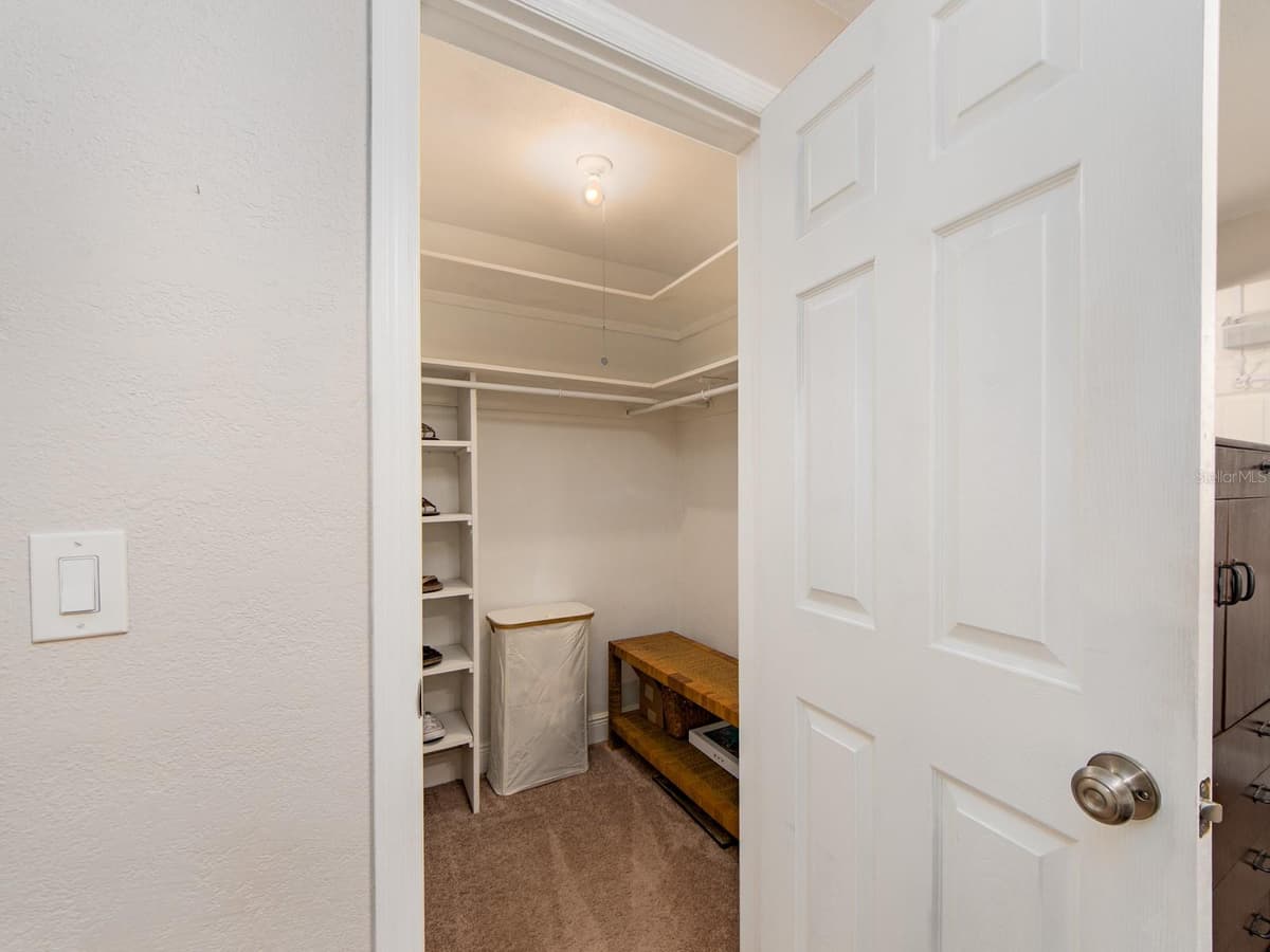 1679 WOODRIDGE DRIVE — photo 15 of 36