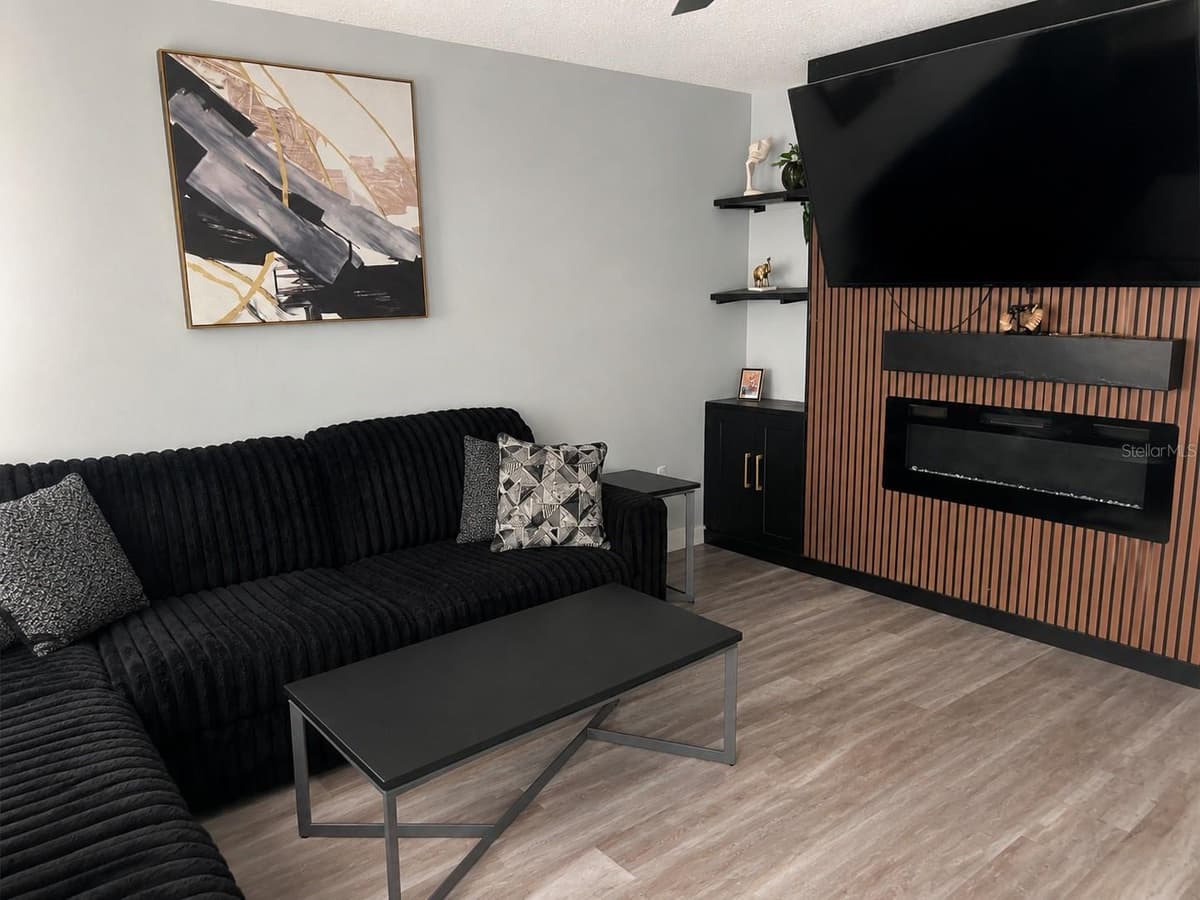 1436 AXEL CIRCLE — photo 5 of 7