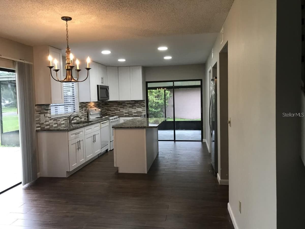 4711 GROVE POINT DRIVE — photo 4 of 23