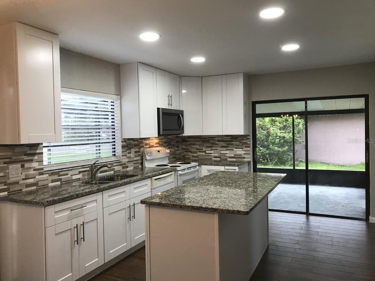 4711 GROVE POINT DRIVE — photo 6 of 23