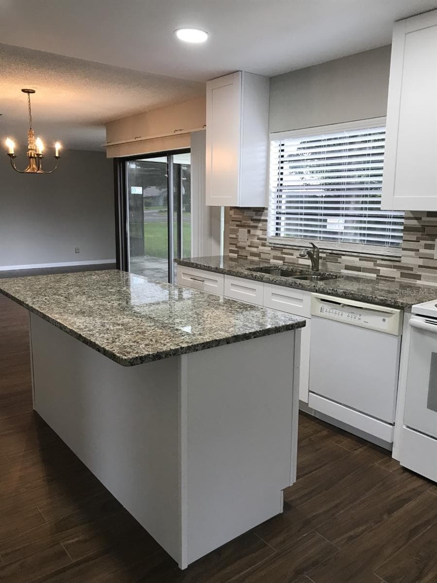 4711 GROVE POINT DRIVE — photo 8 of 23