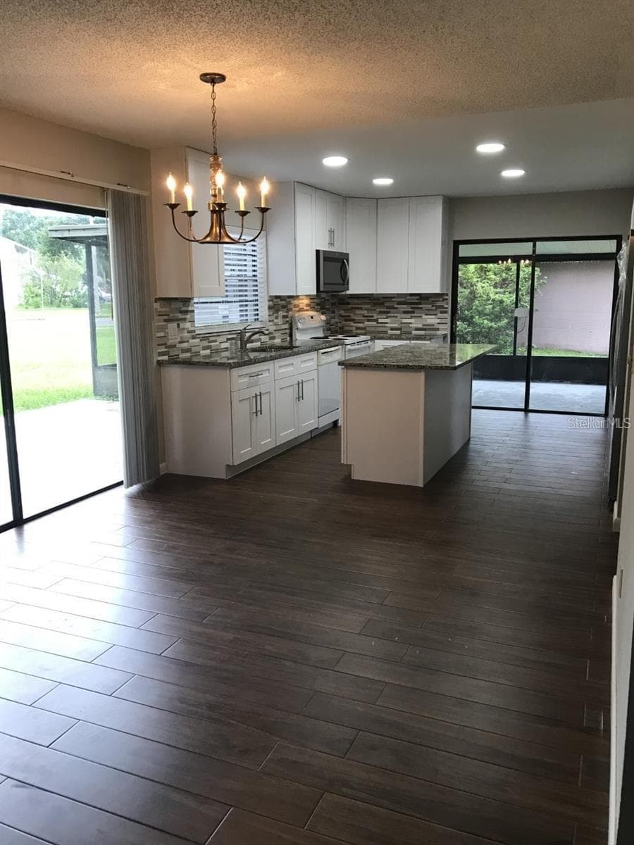 4711 GROVE POINT DRIVE — photo 5 of 23