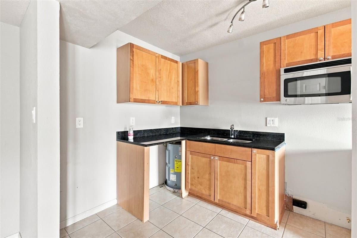3889 POMPANO DRIVE — photo 8 of 87