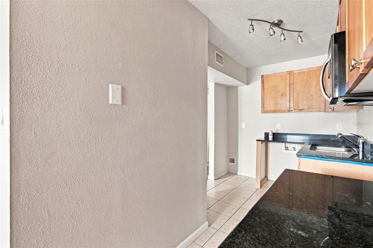 3889 POMPANO DRIVE — photo 10 of 87