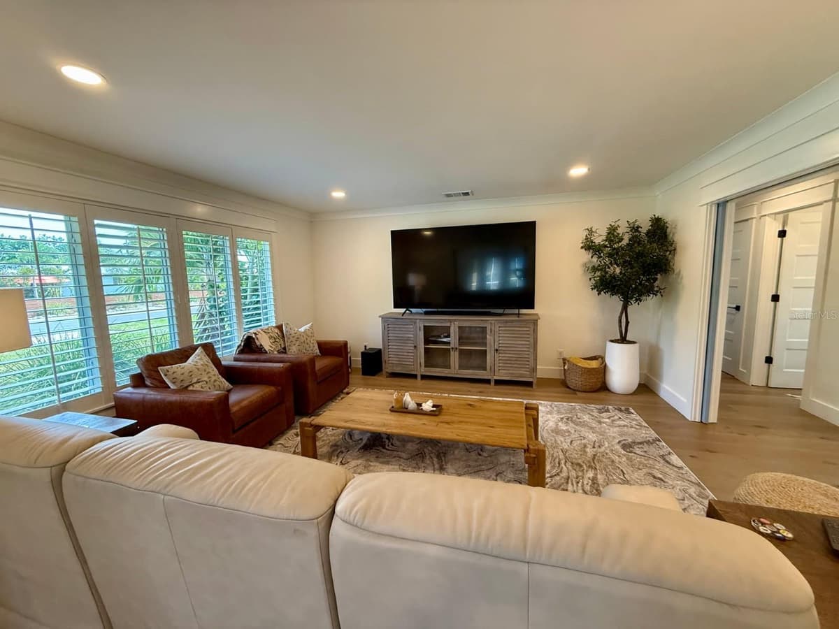 1833 PANDORA DRIVE — photo 3 of 38