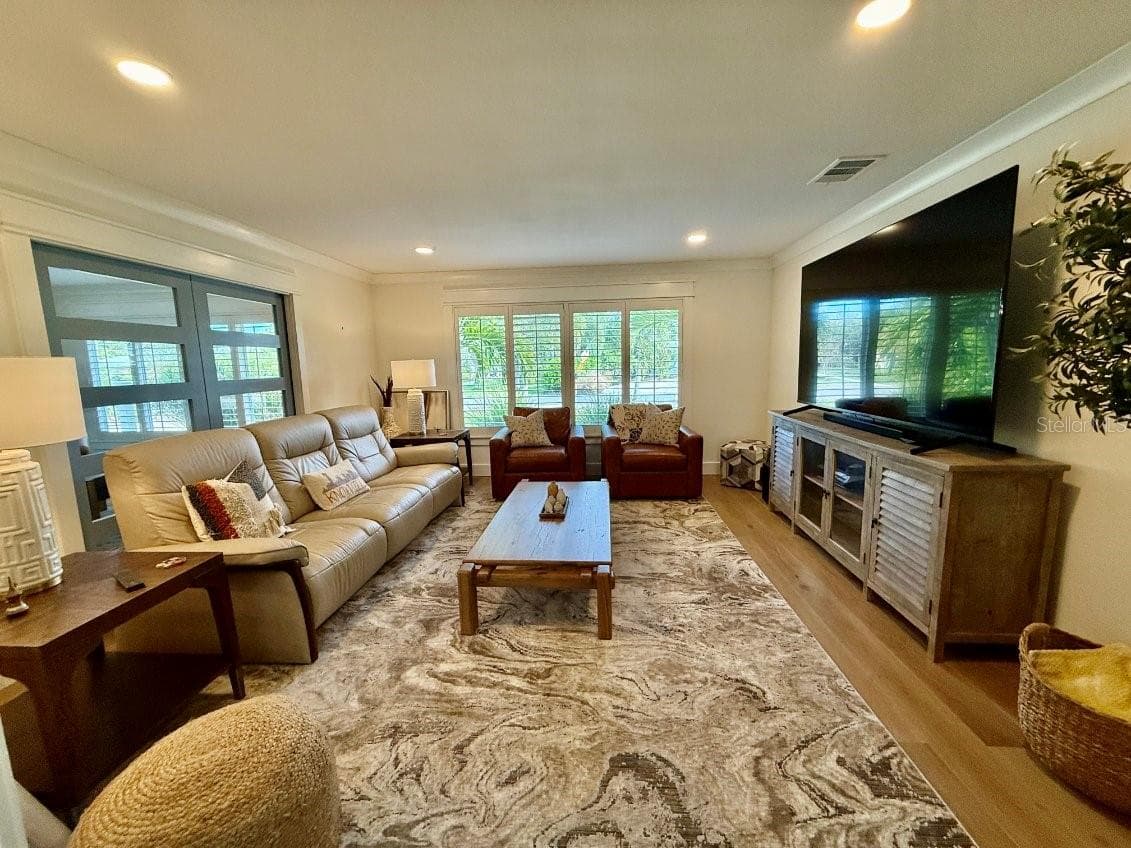 1833 PANDORA DRIVE — photo 5 of 38