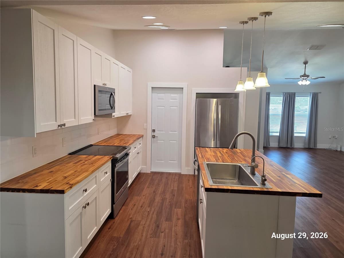 834 AMIDON STREET — photo 5 of 41