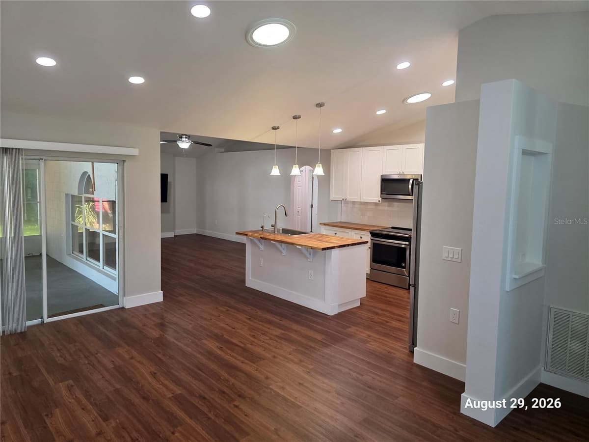 834 AMIDON STREET — photo 10 of 41