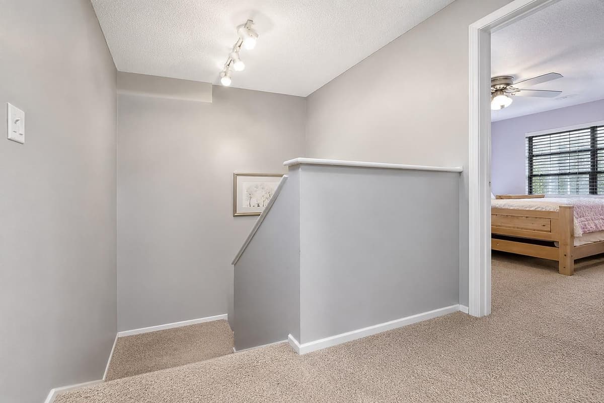 803 FAIRWOOD LANE — photo 15 of 54