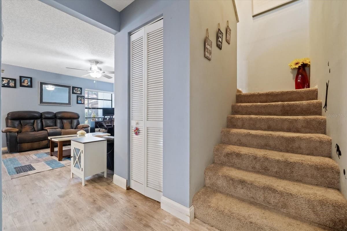 803 FAIRWOOD LANE — photo 17 of 54