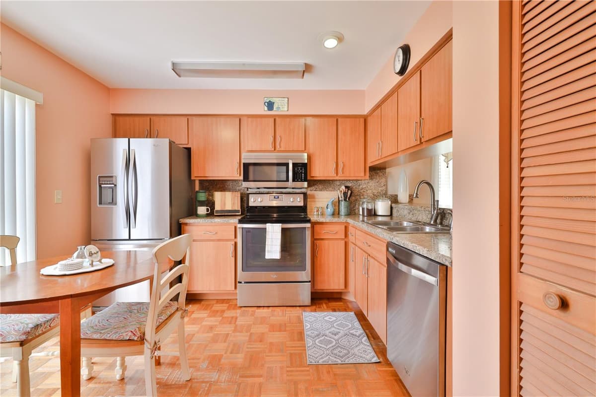 1455 KING COURT — photo 8 of 17