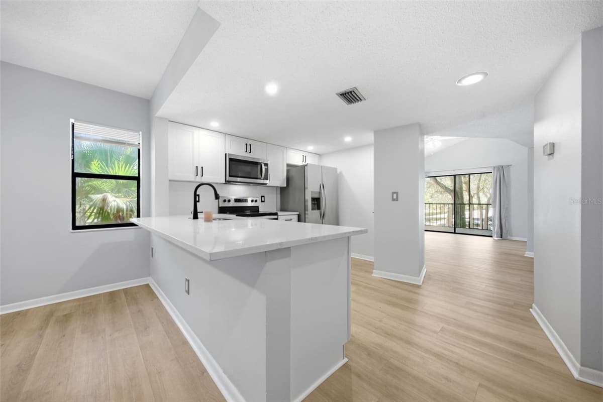 300 FLORIDA AVENUE — photo 6 of 46