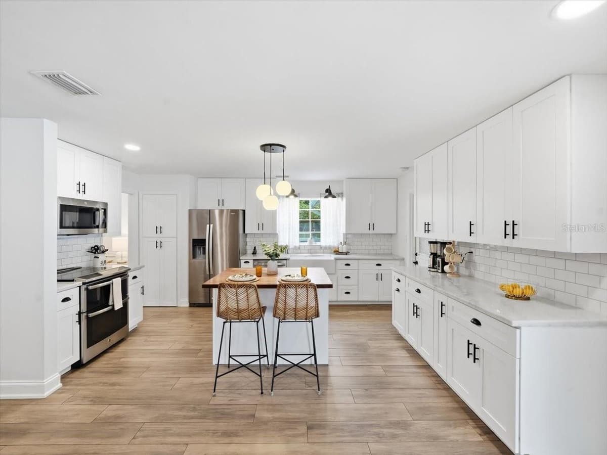 1700 DUNCAN COURT — photo 17 of 71