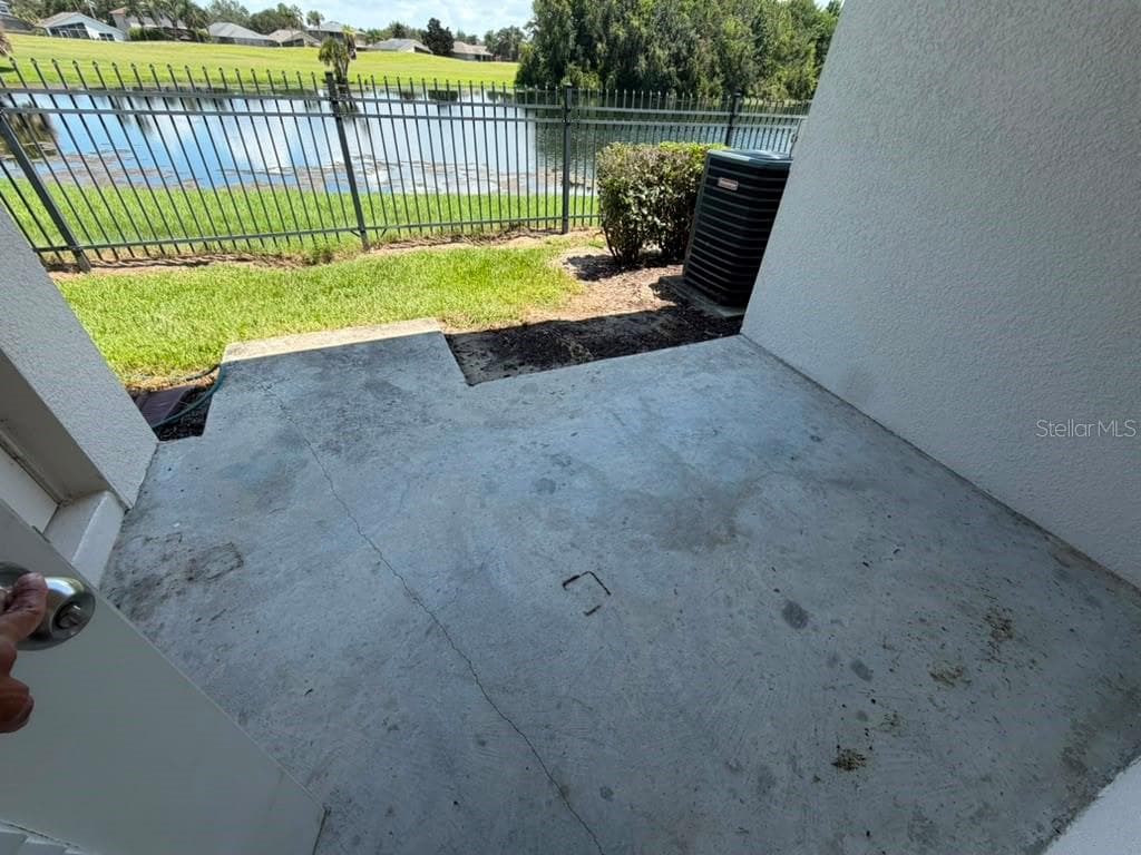 1221 PRIORY CIRCLE — photo 38 of 42