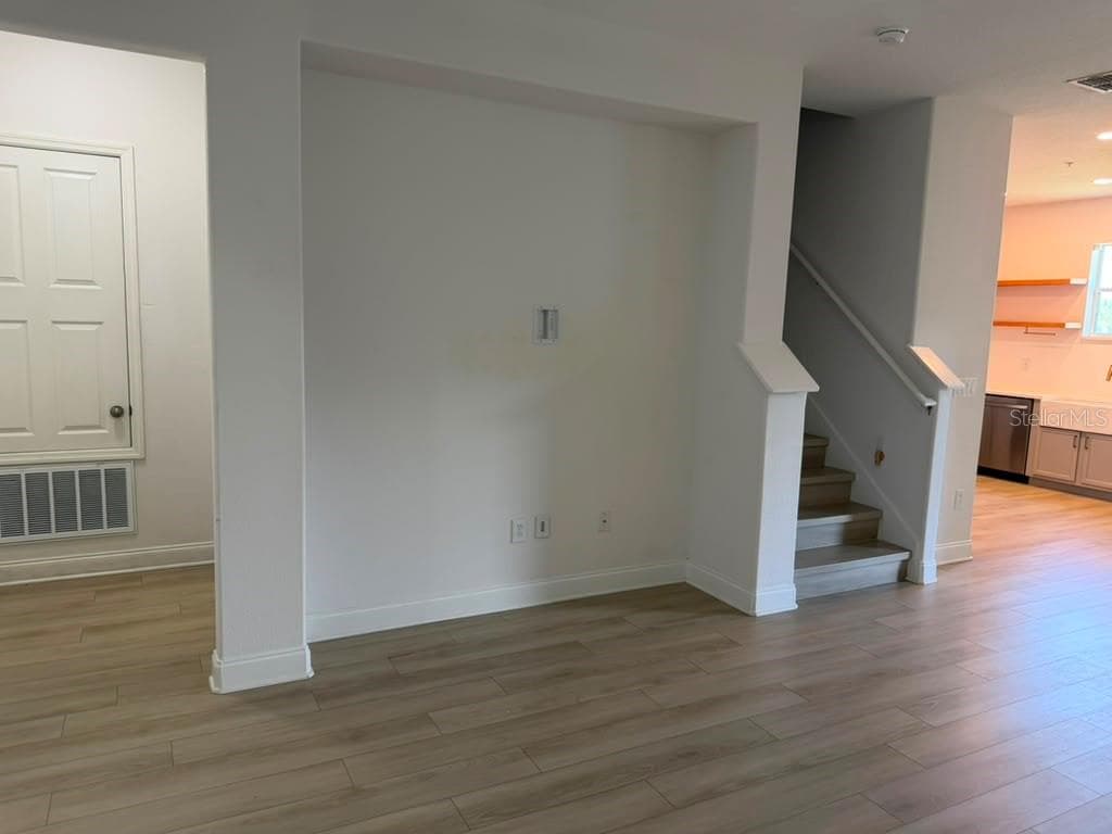 1221 PRIORY CIRCLE — photo 12 of 42